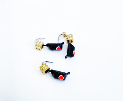 Мормышка D-3 Ст-к Черн, Красн + Тетро Куб Золото 2,5*2,5мм 0,9гр (3 шт)